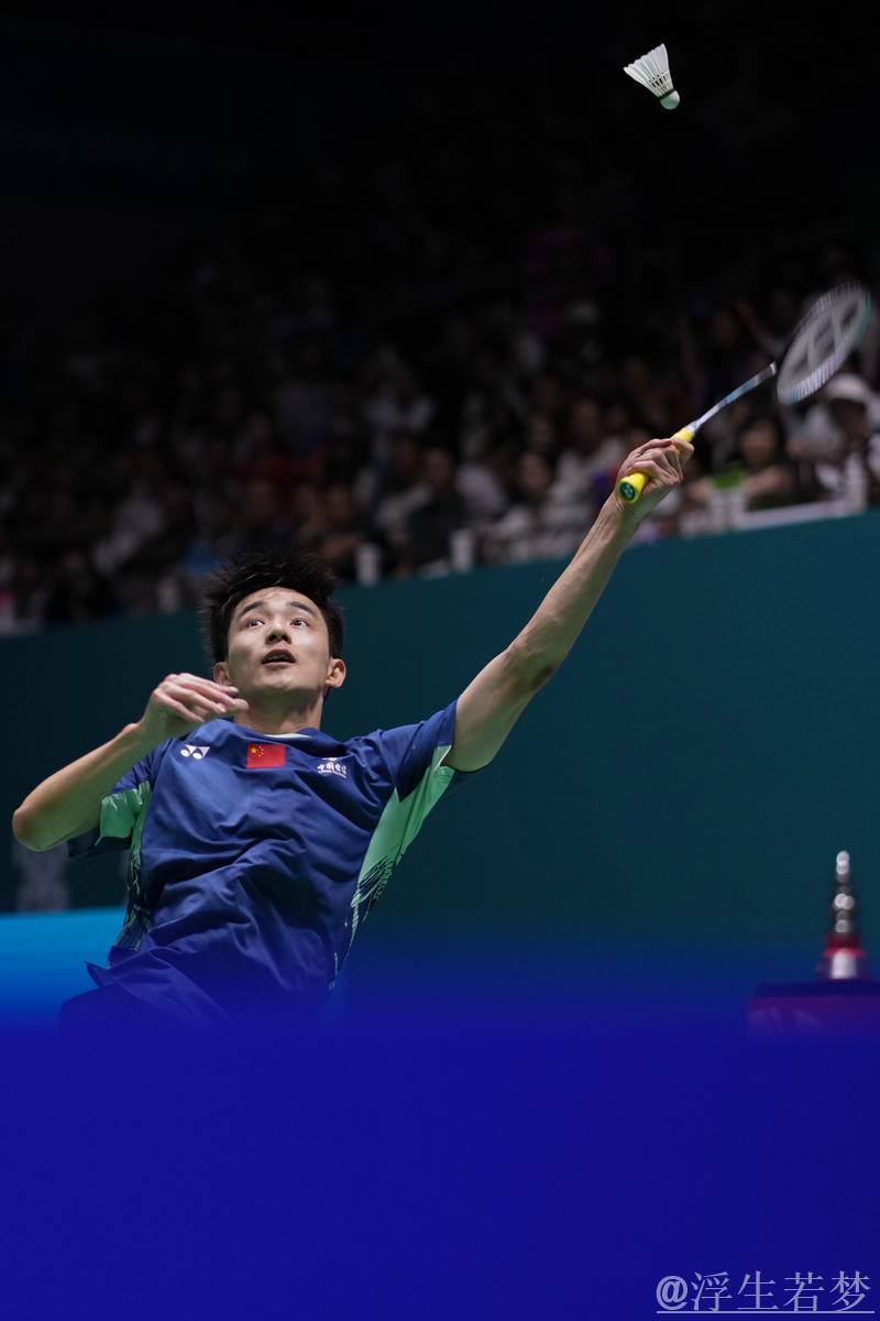 石宇奇逆转王正行摘得中国羽毛球公开赛男单桂冠 石宇奇逆转王正行摘得中国羽毛球公开赛男单桂冠